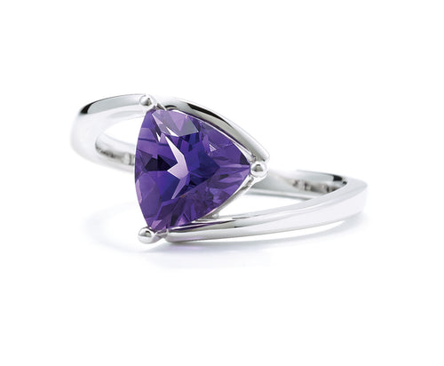 Color gem ring amethyst white gold