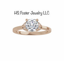 Load image into Gallery viewer, White gold bridal set with natural diamonds.