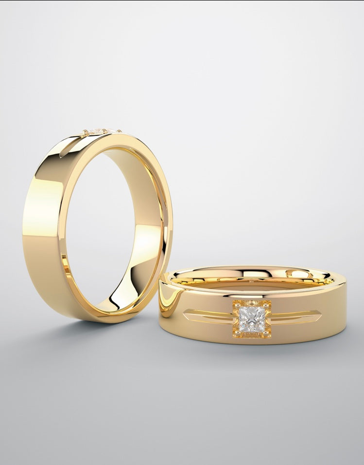 Wedding band ring yellow gold and natural diamond.