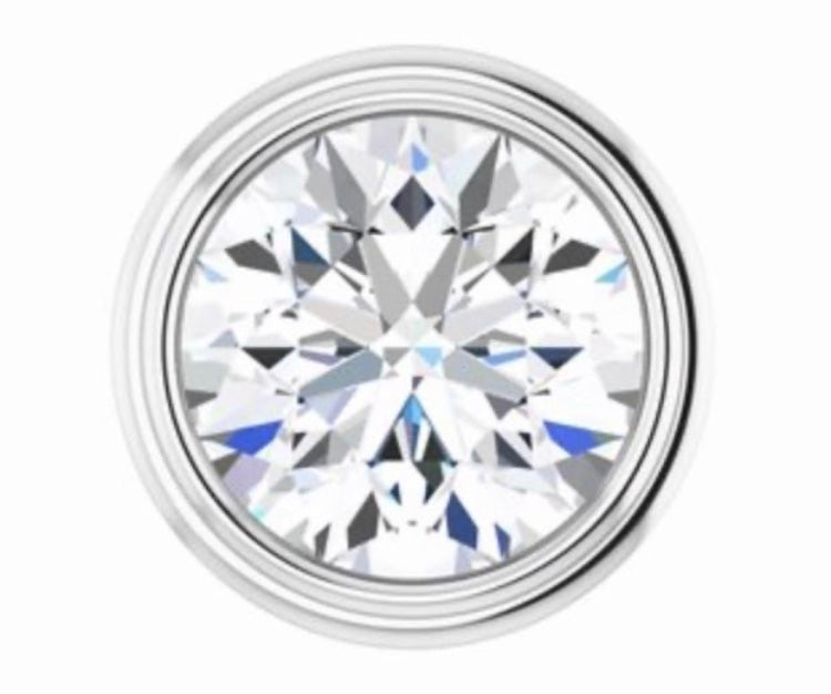 A pendant in rose gold and lab grown diamond.