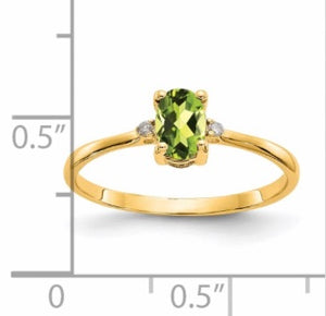 Pretty Color gem ring, peridot and diamond. qg