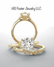Load image into Gallery viewer, White gold bridal set with natural diamonds.