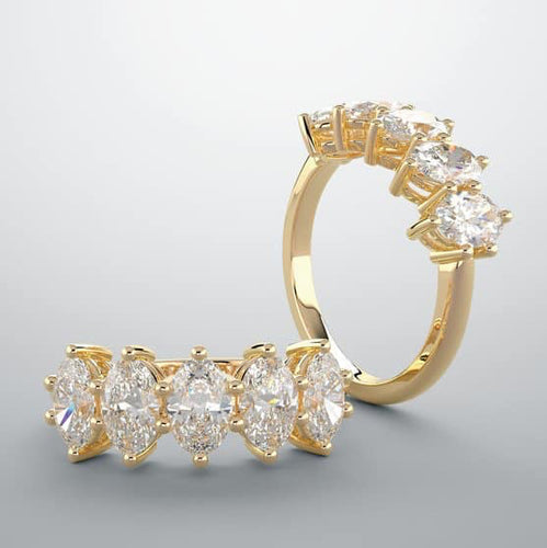 Diamond band, yellow gold and diamonds